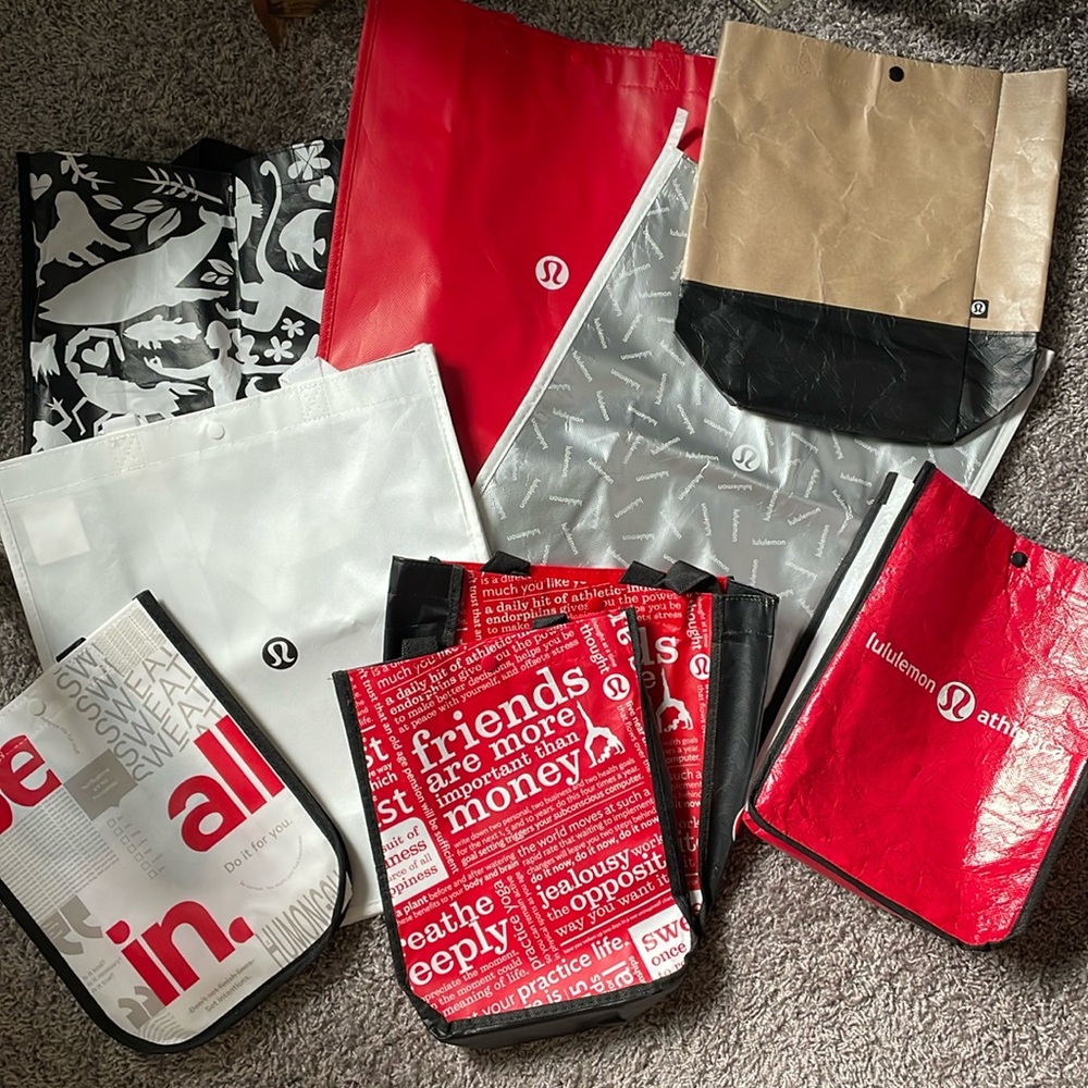 LuLuLemon Athletica Fans! set of 9   [A:b/w]